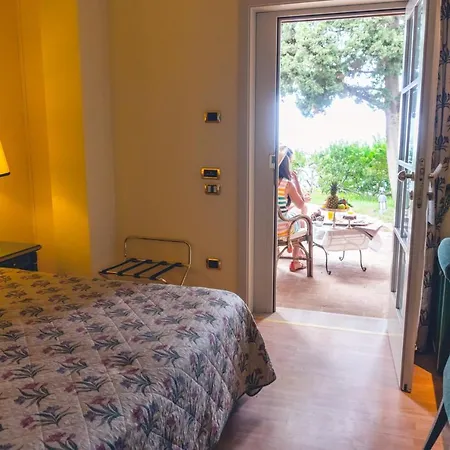 Altafiumara Isole 4* Hotel 4*