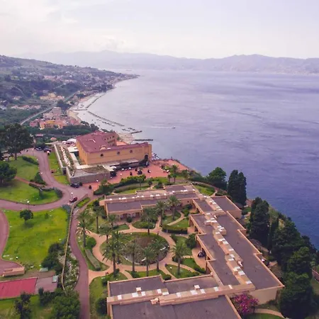 Altafiumara Isole 4* Hotel 4*